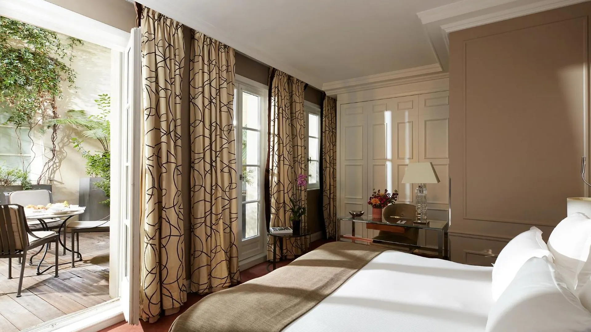 Le Burgundy Paris Hotel