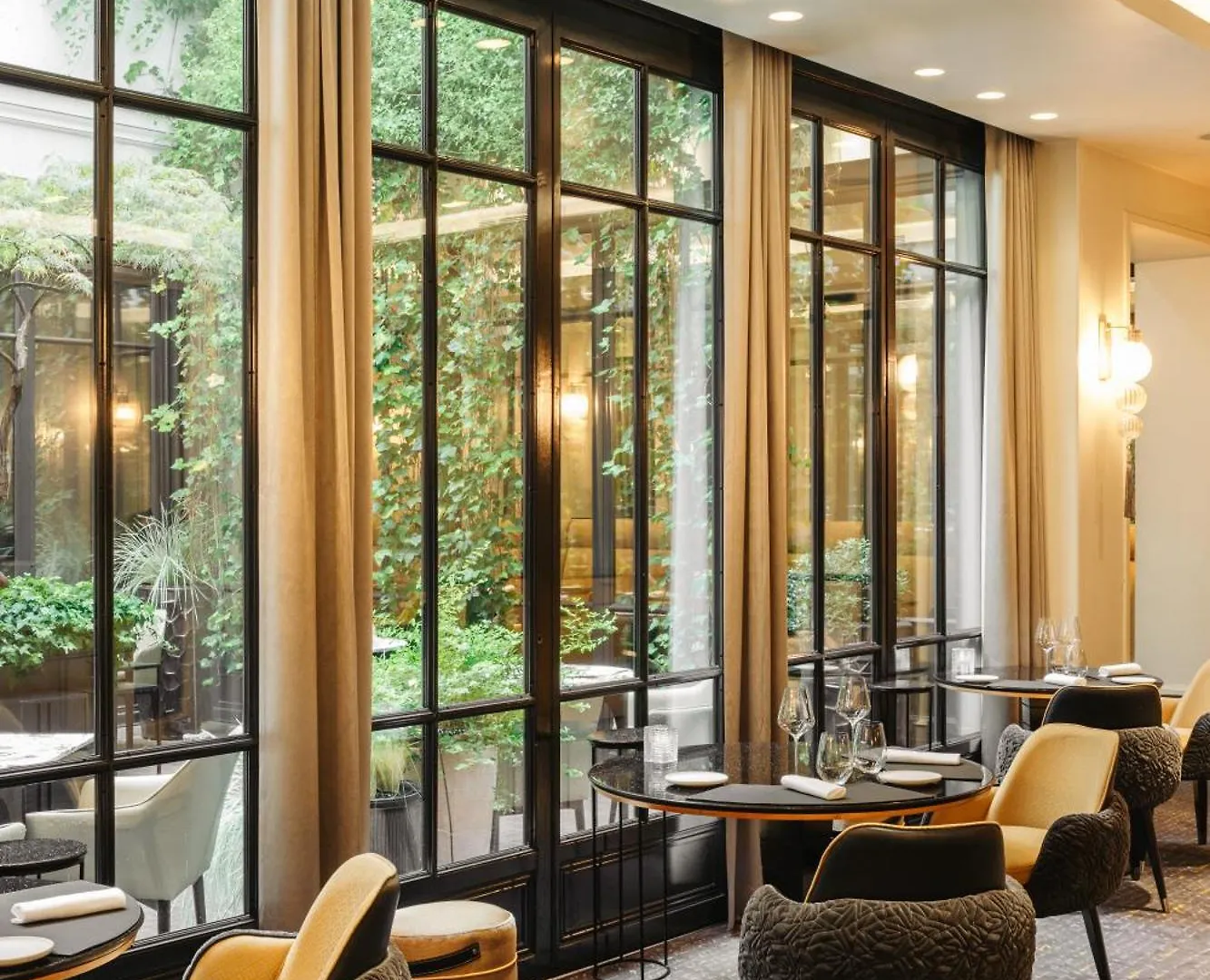 *****  Hotel Le Burgundy París Francia